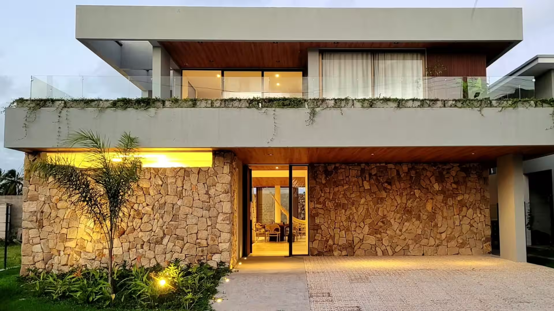 Fachada da Casa Cajuá